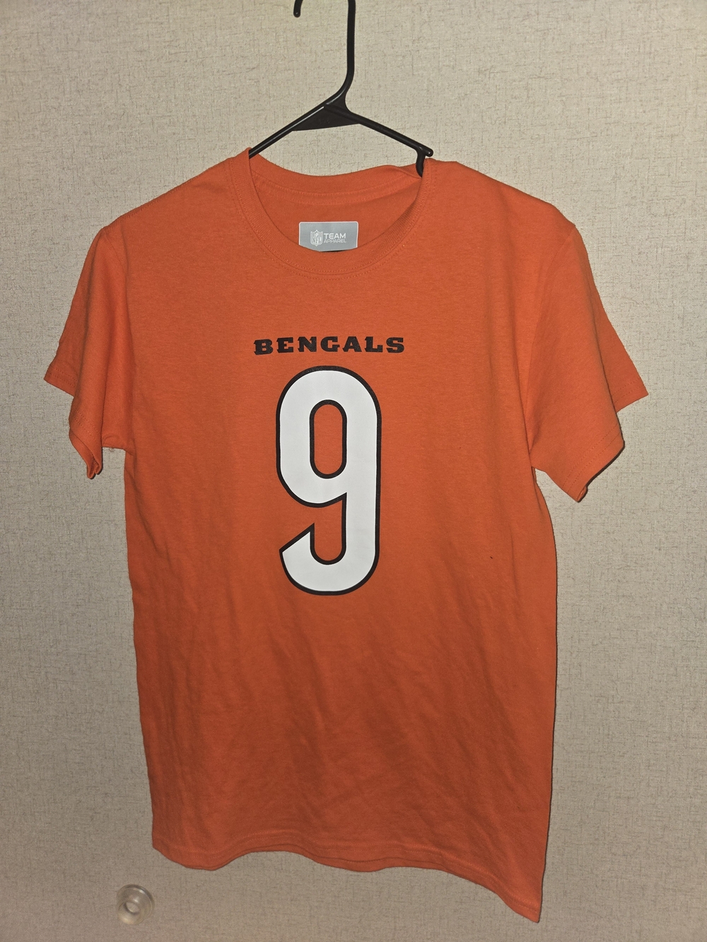 NFL Orange Bengals Crewneck T-Shirt with White Number 9 Burrow Size Small